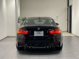 BMWを熟知したメカニックによる、100項目の納車前点検。ドイツ本国と同様の教育・訓練を受けたメカニックが、100項目にも上るポイントを徹底的に点検、整備した後にお客様にお引渡しいたします。