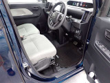 日々の運転を楽々サポートの運転席!