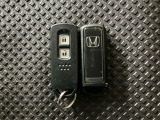 【スマートキー】持っているだけでエンジン始動や、ドアロックの開閉まで出来ちゃう賢く便利なスマートキーを装備!イモビライザーでセキュリティー対策もOK!