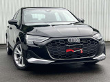 ブラックスタイリング 車体色のミトスブラックと相まって、より引き締まった印象に。