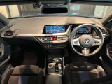 BMWの操作パネルは使いやすさを追求し日常生活で必要なボタン&スイッチを使えるようにした構造となっております。購入時から沢山触って体感してください。