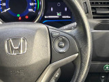 【クルーズコントロール】高速道路もラクラク走行。アクセルを離しても一定速度で走行ができ、長距離運転時の負担を軽減!加速・減速も簡単なスイッチ操作で調整できます。
