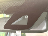 【エマージェンシーブレーキ】走行中に前方の車両等を認識し、衝突しそうな時は警報とブレーキで衝突回避と被害軽減をアシスト。より安全にドライブをお楽しみいただけます。