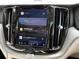 縦長の9インチタッチスクリーン式センターディスプレイ。スマートフォンのようにスワイプ操作もできます。