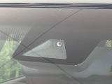 【トヨタセーフティセンス】走行中に前方の車両等を認識し、衝突しそうな時は警報とブレーキで衝突回避と被害軽減をアシスト。より安全にドライブをお楽しみいただけます。