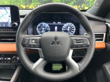 【純正革巻きステアリング】上質な革を使用することで、手にしっかり馴染みとても運転しやすいハンドルです♪