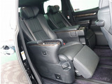 【車屋】として、長く車業界に従事した経験豊富なスタッフが在籍しております。