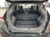 リヤーシートを倒すとさらに荷台のスペースが広くなり大きな荷物もらくらくです。