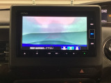 ギヤをR(バック)に入れるとナビの画面に後ろの映像が映るリアカメラ付です。後退時、コンディションが悪い視界でもカラーバックモニターがドライバーをサポートします。