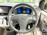【純正革巻きステアリング】上質な革を使用することで、手にしっかり馴染みとても運転しやすいハンドルです♪