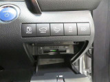給油扉オープナースイッチ、トランクオープナースイッチ、車両接近通報一時停止スイッチ、VSC OFFスイッチ、オートマチックハイビームスイッチ。  ETC付で高速道路もすいすい♪