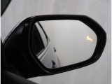 【機能】ブラインドスポットモニターが付いていますので後方から接近中の車両を知らせてくれます。