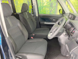 運転席シート廻りは使用感も少なく、良好な状態となっています。前オーナー様が丁寧に使っていたことがよくわかりますね。