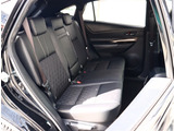 お車選びをお楽しみ頂けるよう、在庫車の展示スペースを十分に確保しております。