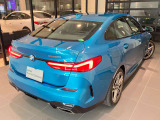 BMWのメカニックによる、100項目の納車前点検エンジン、ミッション、マフラー、電気系統やコンピュータなどを詳細に点検します。交換基準の部品があれば、純正部品を使用し整備した後にお客様にお渡しします。