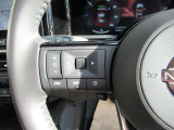 ステアリングスイッチ付きのハンドル!運転に支障をきたすことなくナビ操作が可能です!!