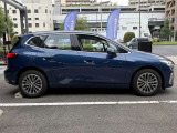 【BMWの伝統-3】BMWのお車は、“駆け抜ける歓び”を体現しております。走行の安定性とコーナリングの良さを追求し、思い通りにハンドルの操作可能です。