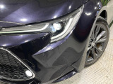 【LEDヘッドライト】悪天候や夜間走行時も良好な視界を確保し安心して運転できる高輝度LEDヘッドライトを装備!点灯速度が早く、消費電力も抑えられています。