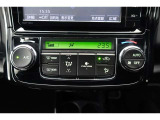 ★エアコンはオートタイプが装着済みです!オートモードにしておけば、車内温度を設定するだけで風の料や吹き出し口の切り替えを機械が行ってくれます!一年中快適な環境を作れますよ♪