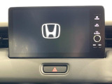 【メーカー純正9型ナビ】インテリアに溶け込むスタイリッシュな「専用設計」メーカーナビを装備♪視認性や操作性など基本性能にも優れ、より上質なカーライフをお楽しみいただけます。