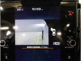 ■サイドビューカメラは、運転時に不可欠な機能で、助手席側の視界の死角を効果的に補い、安全性を高めながらスムーズな操作を実現します。特に、幅寄せや狭い道路での繊細な運転操作において、その効果は顕著です。