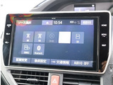 お車選びをお楽しみ頂けるよう、在庫車の展示スペースを十分に確保しております。