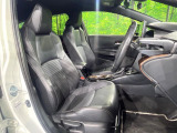 運転席シート廻りは使用感も少なく、良好な状態となっています。丁寧に使われていたことがよくわかりますね。