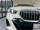【ご納車後について】遠方のお客様はお住まいのエリアのBMWサービス工場にてメンテナンスを受けて頂けます。現地BMWへのお取次ぎなどもさせて頂きますのでご安心下さい。