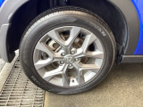 純正アルミホイールです。足元が引き立つので、車全体のイメージがアップしますよ!