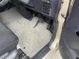 気になる車はすぐにお問い合わせください!画面右側の0066から始まる無料ダイヤルからお問い合わせ下さい!専門スタッフがお車のご質問にお答えいたします!