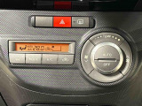 車内空調は”AUTOエアコン”にお任せ。運転に集中出来ますよ!