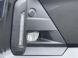 LEDイルミネーションランプ+LEDフロントフォグランプ 霧や大雨など悪天候時にヘッドランプの明かりを補助します!