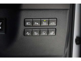 機能性溢れる運転席まわり。使いやすいスイッチ類の配置で運転中のストレスを軽減し楽しくドライブできますよ。