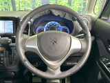 【純正革巻きステアリング】上質な革を使用することで、手にしっかり馴染みとても運転しやすいハンドルです♪