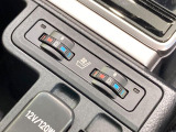 【シートベンチレーション】夏場は涼しい風でお尻や背中の熱やムレを防ぎ、冬はエアコンよりも早く温まってポカポカに!季節を問わず快適に過ごせます。