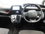 ぜひ展示車の運転席に座ってみてください。