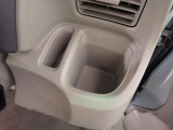 ★ドリンクホルダーも備わっています♪ポイント5鈴鹿店では県外への販売・登録納車も承ります♪詳細などお問い合わせは通話料無料の【 0066ー9711ー721536 】まで。携帯&PHSからもご利用可能♪
