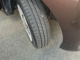 タイヤの状態です。納車前の交換も可能でございます