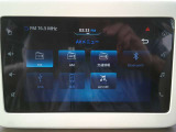 ★純正7インチディスプレイオーディオ★ラジオやBluetooth(R)接続による音楽再生・ハンズフリー通話など多くの機能を搭載!スマートフォン連携によって対応する地図アプリの表示も可能です!