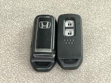 【スマートキー】持っているだけでエンジン始動や、ドアロックの開閉まで出来ちゃう賢く便利なスマートキーを装備!イモビライザーでセキュリティー対策もOK!