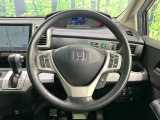 【ステアリングスイッチ】運転中、前方から目線をそらすことなく、オーディオ等の操作が可能な便利機能!安心&快適なドライブを演出してくれます♪
