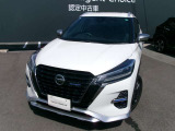 正面からの見た目も、スッキリ飽きの来ないデザインです。