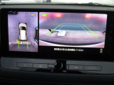 クルマを空から見たような映像が映る、アラウンドビューモニターで、車両周辺の安全確認も一目できます!小さなお子様や障害物も確認できるので、運転のしやすさだけでなく事故防止にも役立ち安心して駐車できます♪