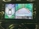 【アラウンドビューモニター】専用のカメラにより、上から見下ろしたような視点で360度クルマの周囲を確認することができます☆縦列駐車や幅寄せ時に活躍してくれます♪