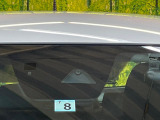 【スマートブレーキサポート】走行中に前方の車両等を認識し、衝突しそうな時は警報とブレーキで衝突回避と被害軽減をアシスト。より安全にドライブをお楽しみいただけます。