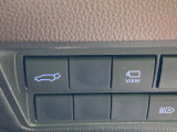 【パワーバックドア】スマートキーや運転席のボタンを押すだけでリアゲートが自動で開閉します!荷物を持っている時や、高い位置にあるバックドアを閉める際に便利な機能です♪