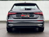 Audi A3はリヤからの眺めも力強いスタイルを誇ります。