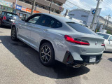 ご納車前には、BMWを熟知したメカニックによる100項目の点検・整備を行います。不具合箇所、交換時期に達している部品に関しましては、全て当社負担で交換してからのご納車となります。