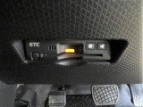 ETCカードを挿入することで高速道路を利用する際の支払いがキャッシュLEDレスになったり、ETCスマートインターチェンジが利用できたりと、とても便利です。