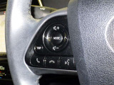 ステアリングスイッチ装備!運転しながら手元でオーディオの操作などができます。